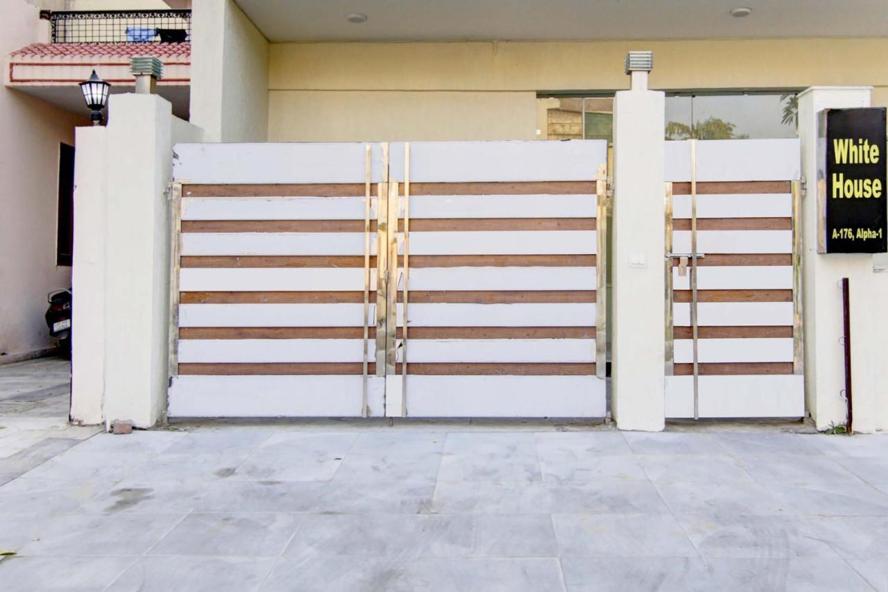 Oyo White House Hotel Noida Ngoại thất bức ảnh