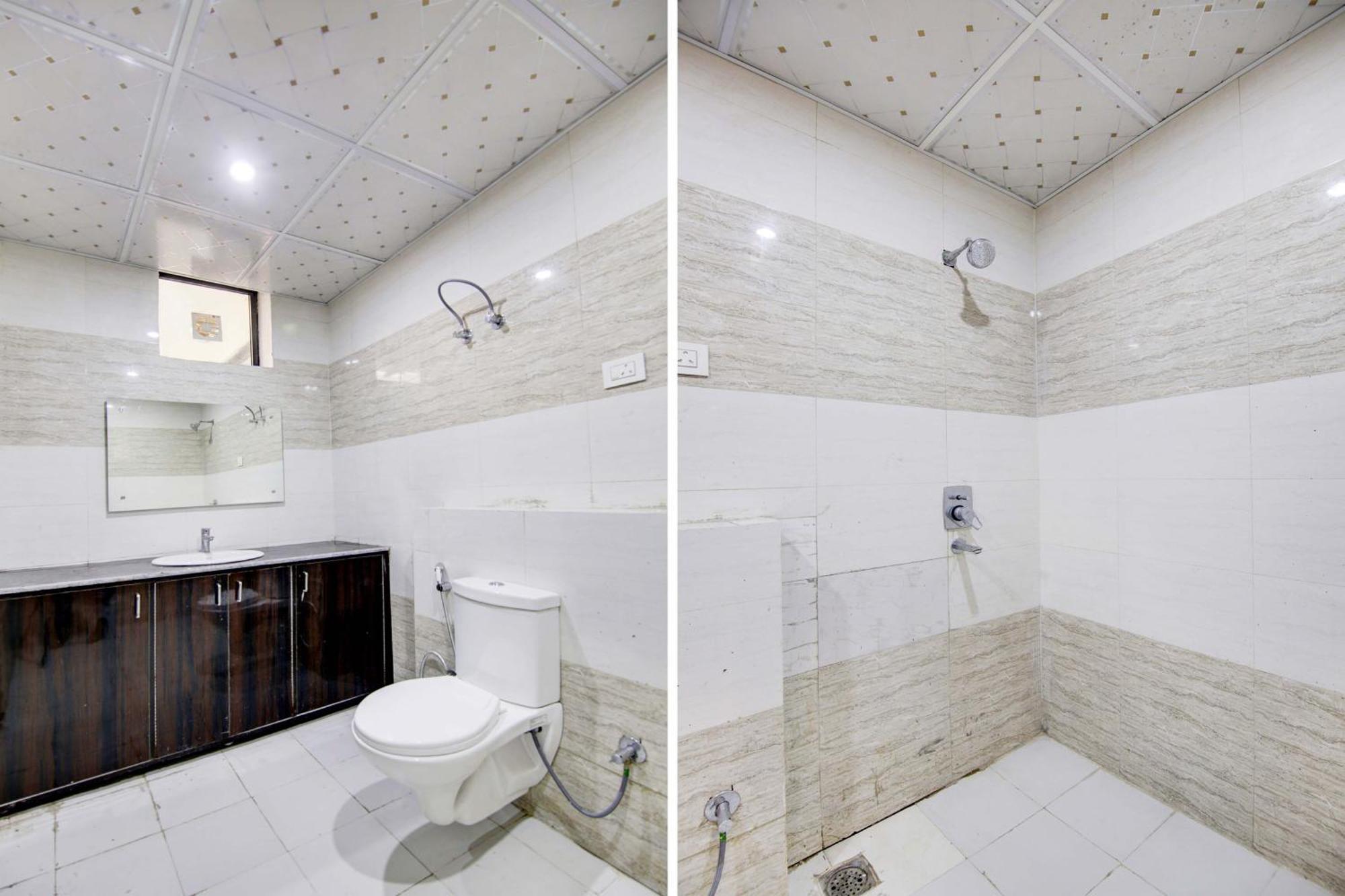Oyo White House Hotel Noida Ngoại thất bức ảnh
