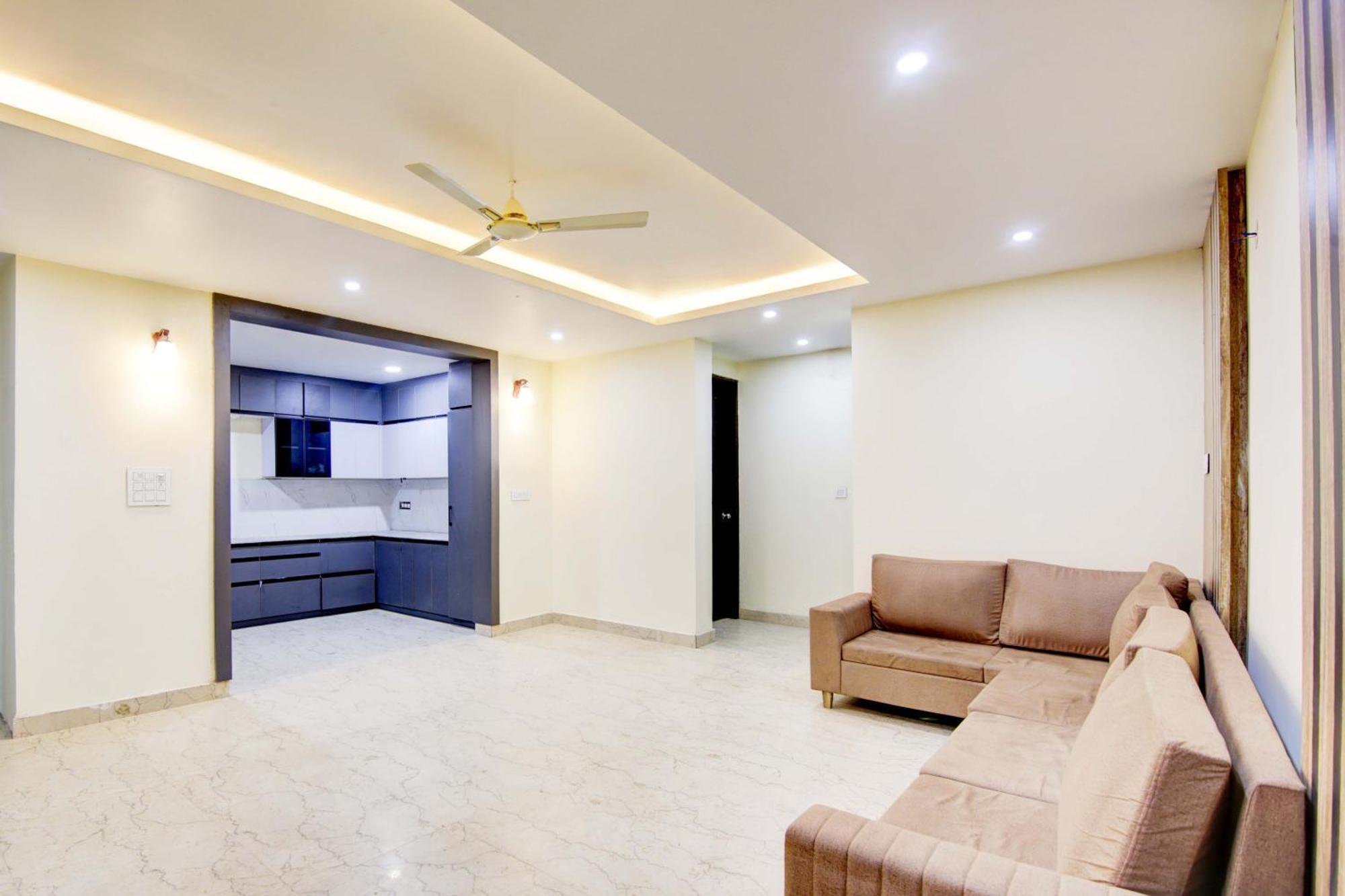 Oyo White House Hotel Noida Ngoại thất bức ảnh